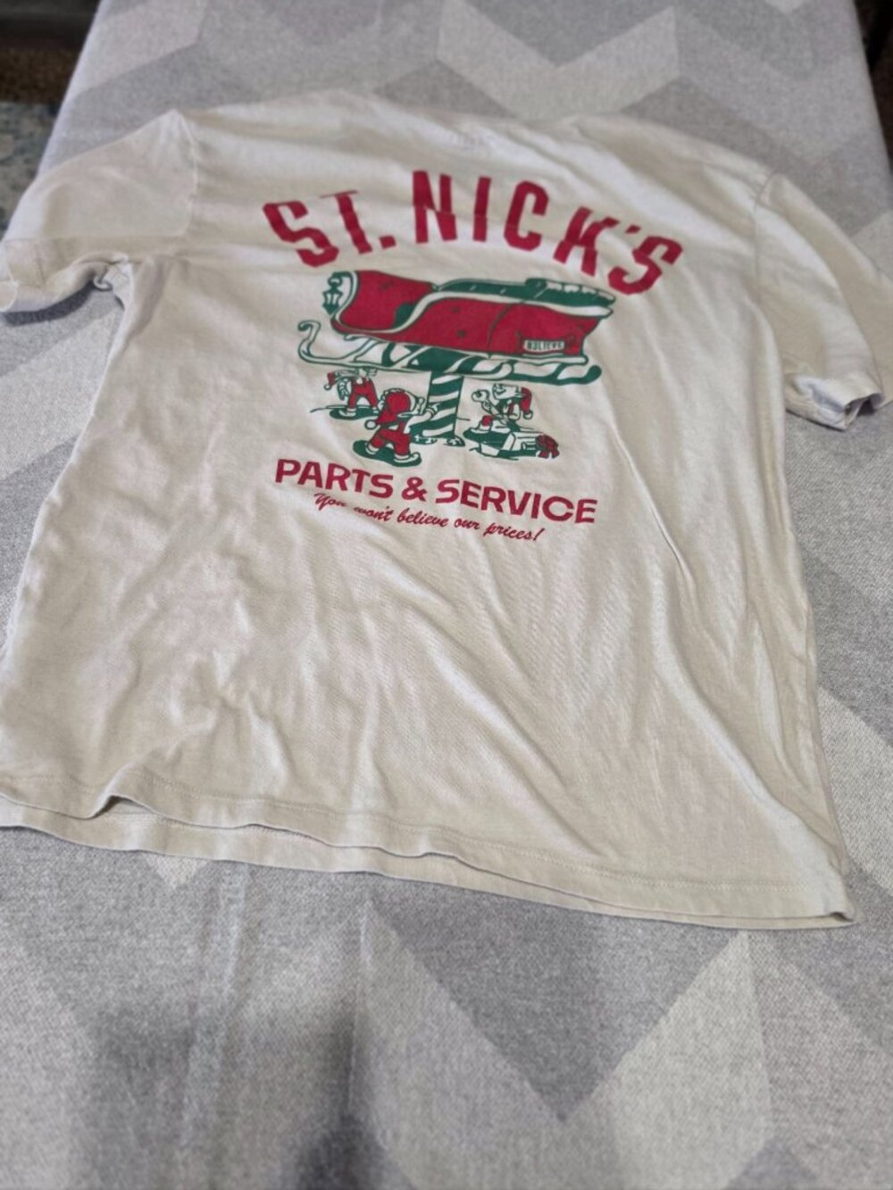 Kids Old Navy St. Nicks Parts & Service Graphic Tee XL White Cotton Holiday Shir - Picture 4 of 5